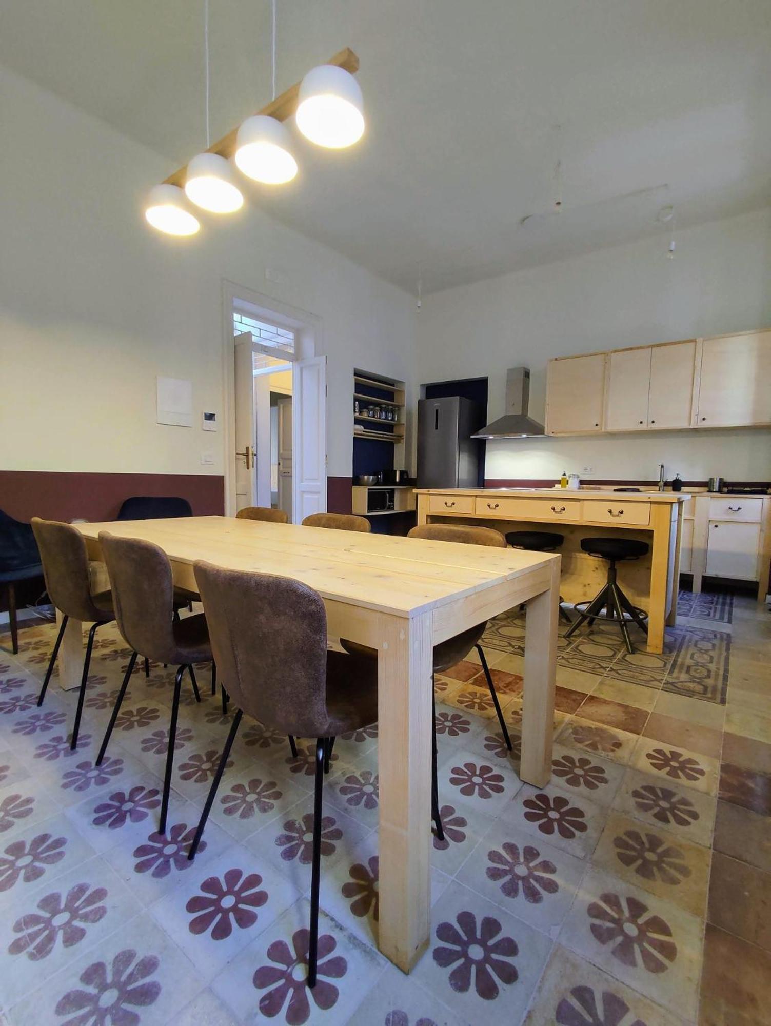 Lostabile Guesthouse & Coworking Bari Exterior photo